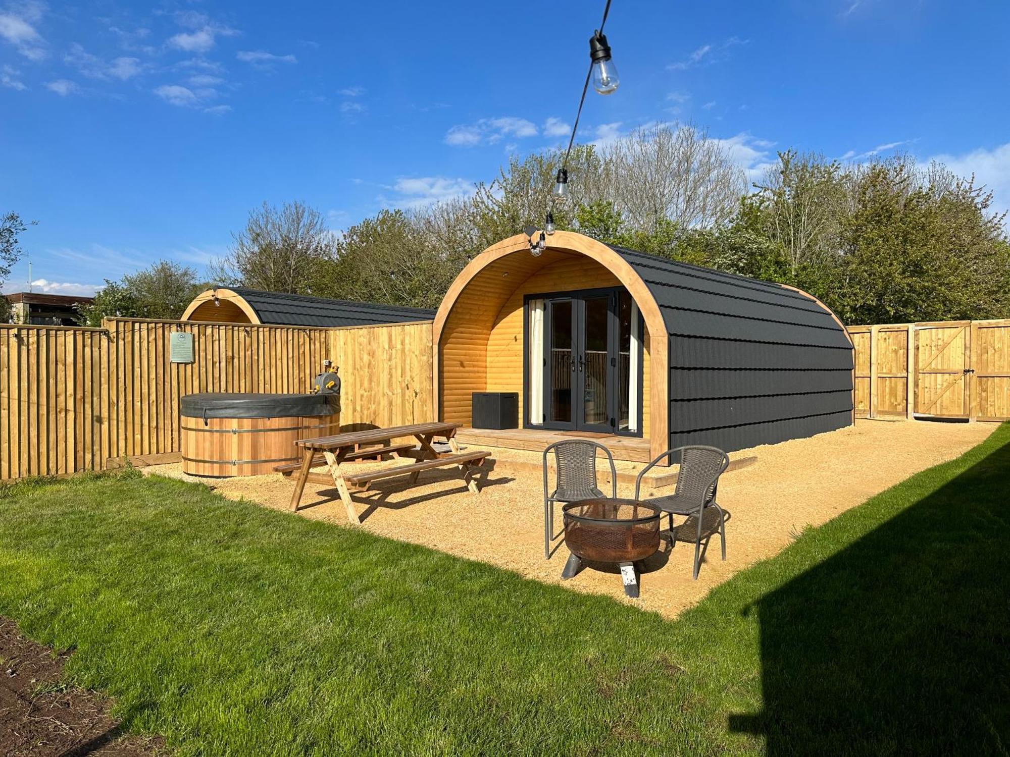 Lois' Pod With Hot Tub, Near Airport Hotel Bristol Exterior photo